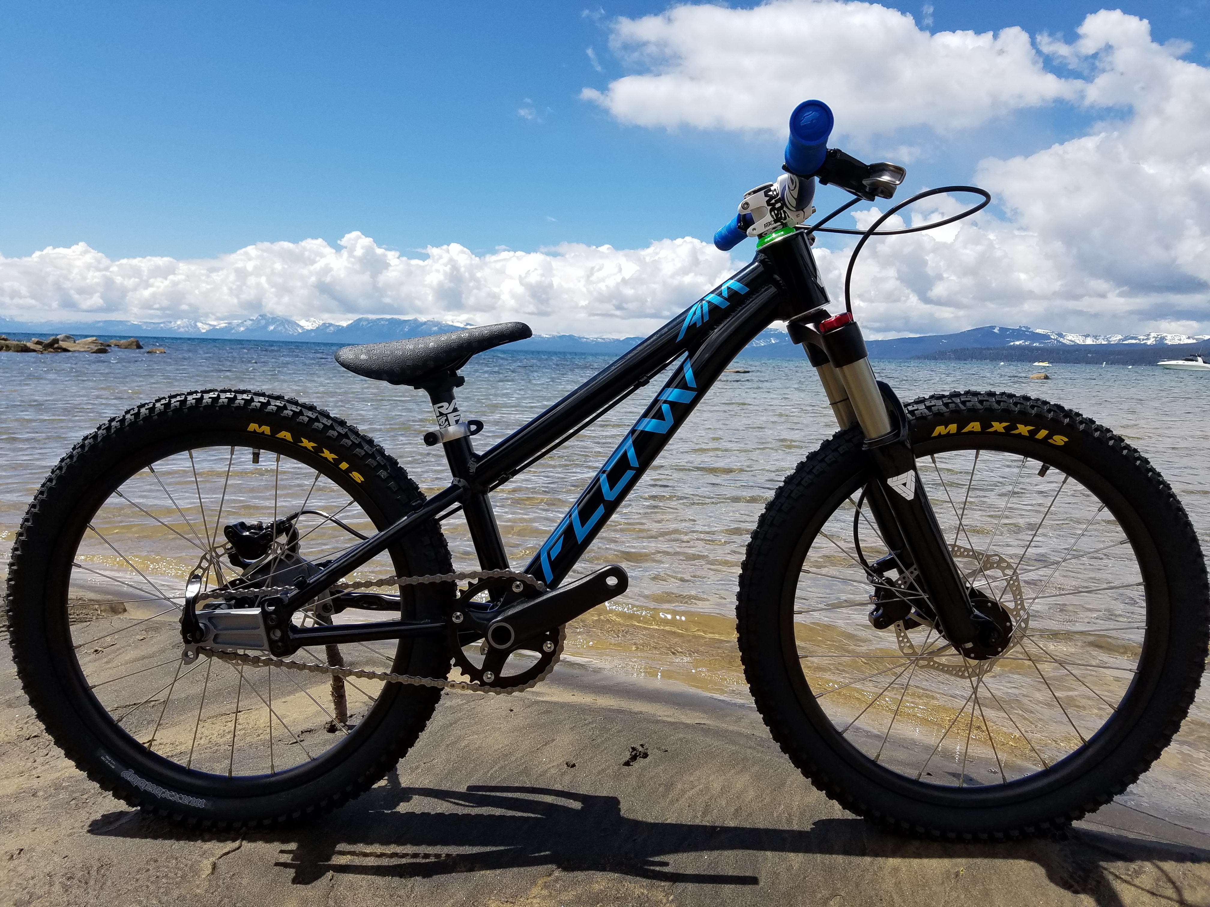 FLOW Kids Bikes HT 20 Zoll Kinder MTB Kinderfahrradfinder